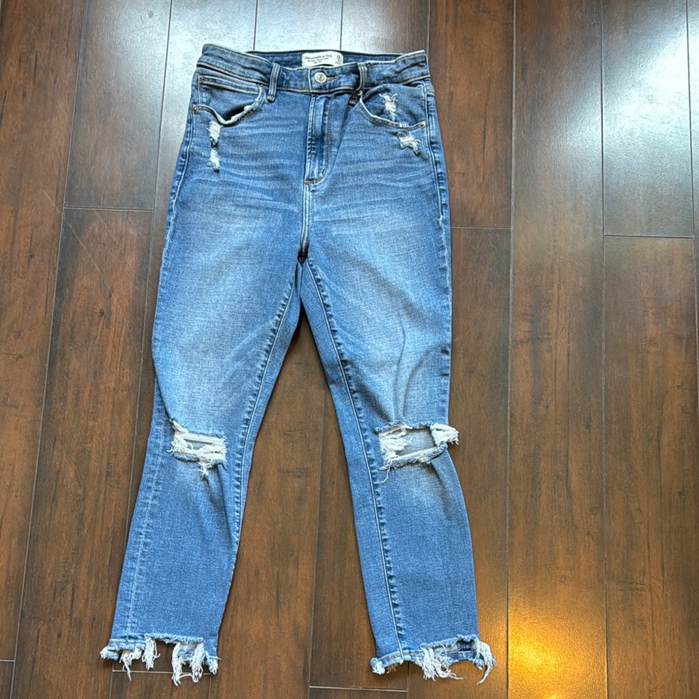 Abercrombie & Fitch super skinny ankle high rise with Distressed Details